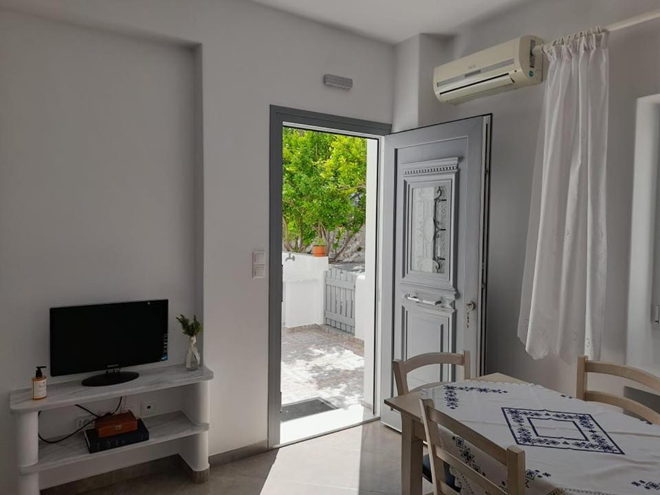 Matilda Milos - Cycladic Living Apartment Triovasálos Exterior foto